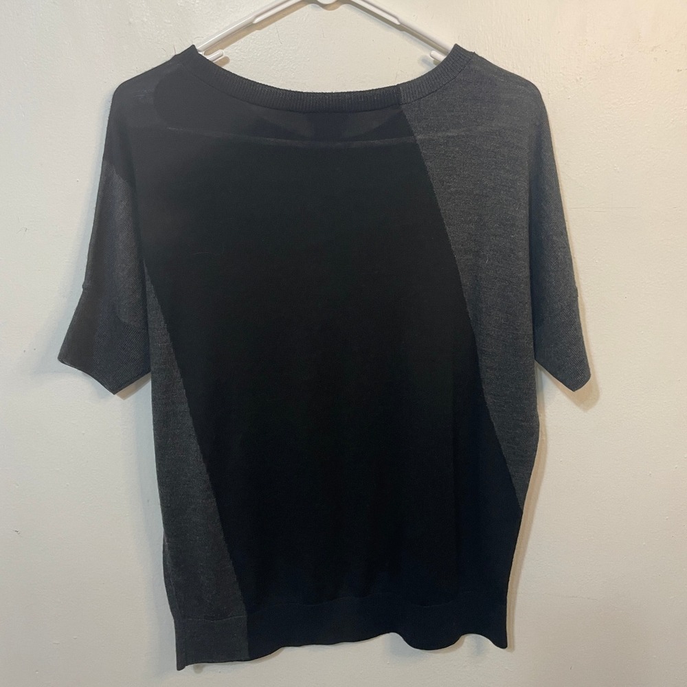 Ann Taylor Colorblock Knit Top Short Sleeve Women's M Black Grey